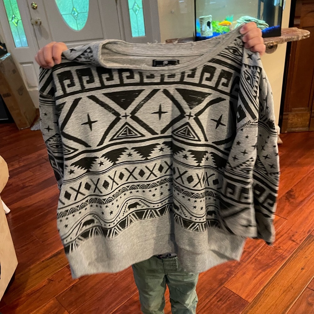 Crop grey and black Aztec tribal top XL